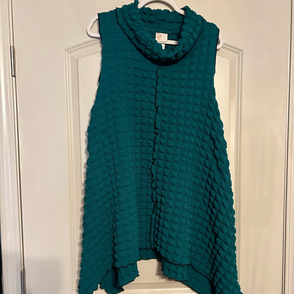Zadie B’s Bubble Teal Asymmetrical Sleeveless Tunic